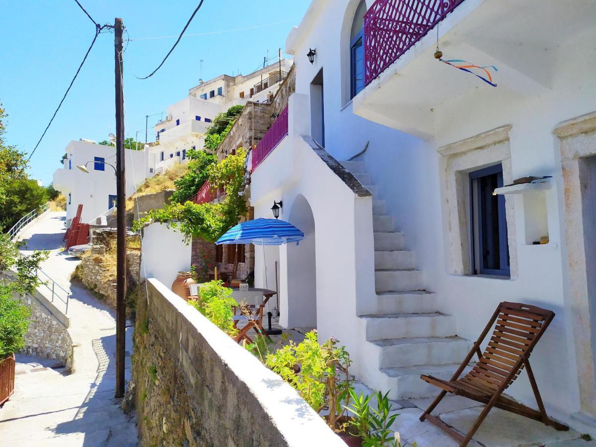 Traditional Family House, Ground Floor With Yard Koronos Extérieur photo