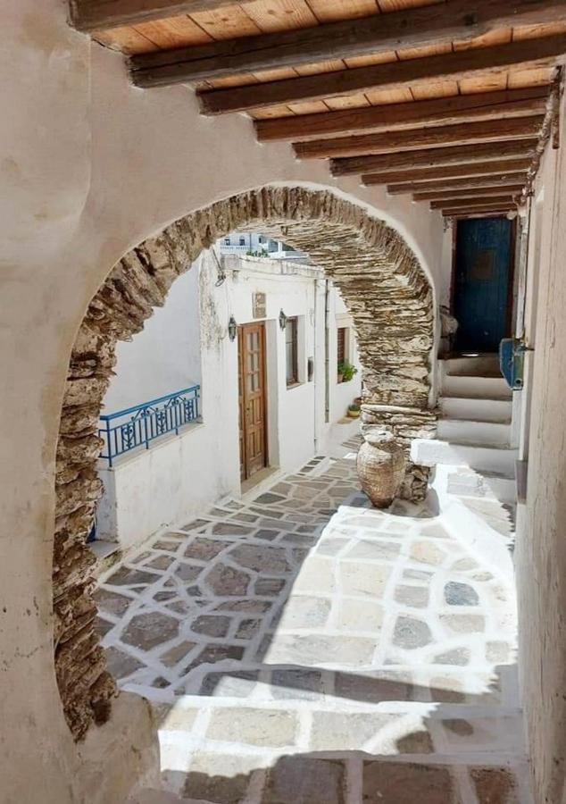 Traditional Family House, Ground Floor With Yard Koronos Extérieur photo
