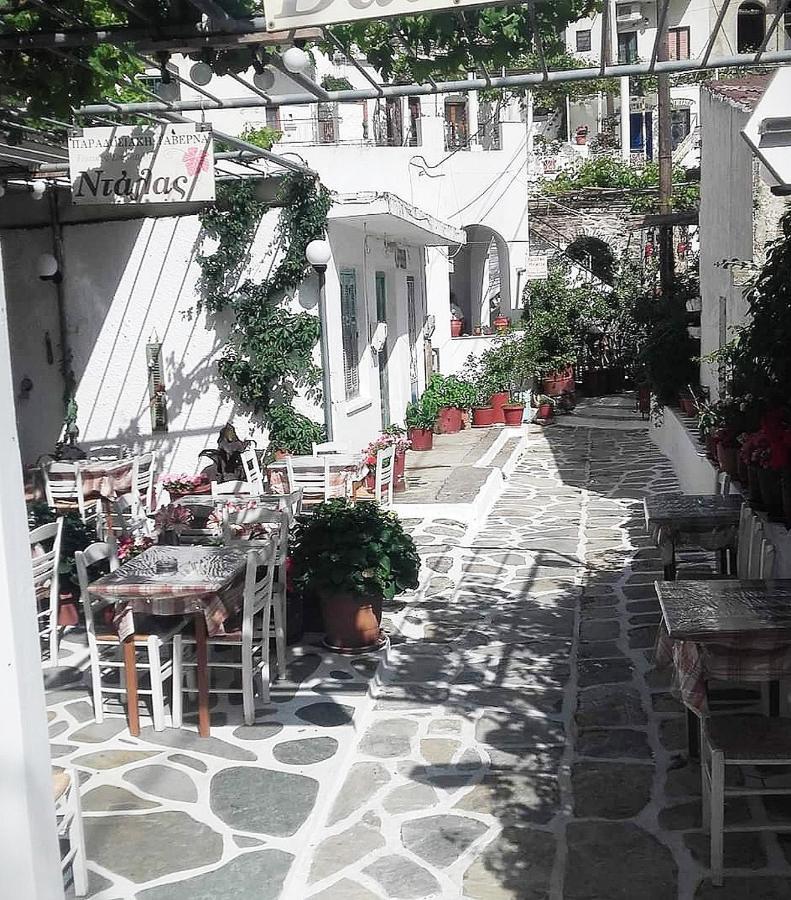 Traditional Family House, Ground Floor With Yard Koronos Extérieur photo