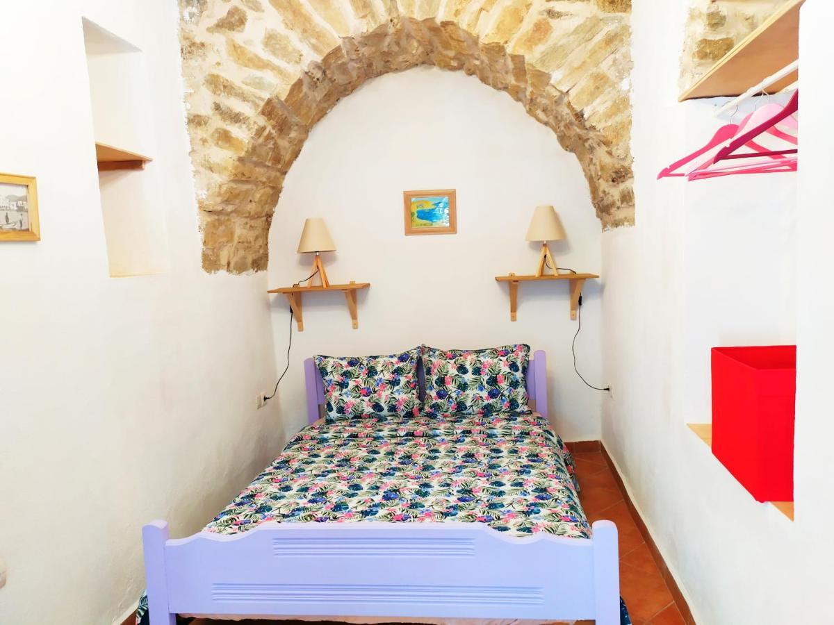 Traditional Family House, Ground Floor With Yard Koronos Extérieur photo