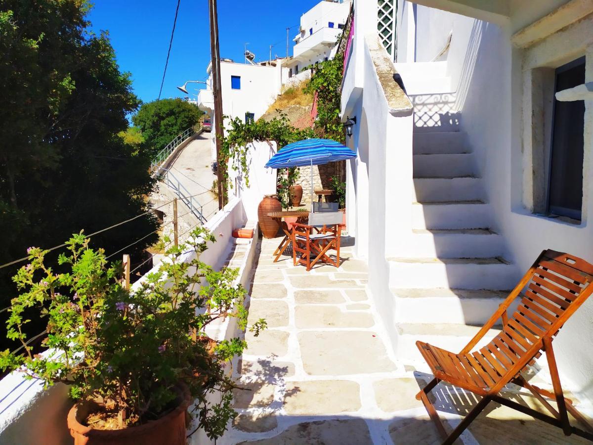 Traditional Family House, Ground Floor With Yard Koronos Extérieur photo