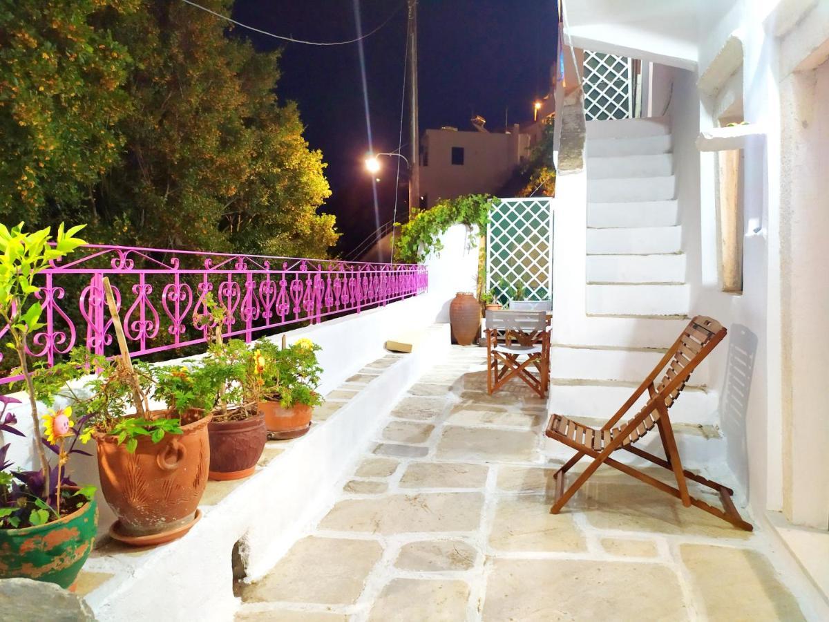 Traditional Family House, Ground Floor With Yard Koronos Extérieur photo